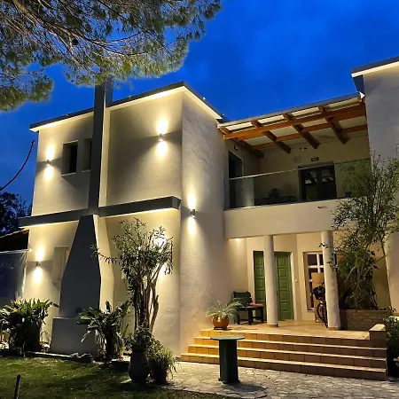 Andromahi & Apartmán Laganas