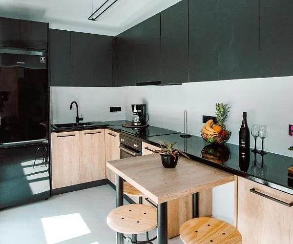 Andromahi & Apartamento