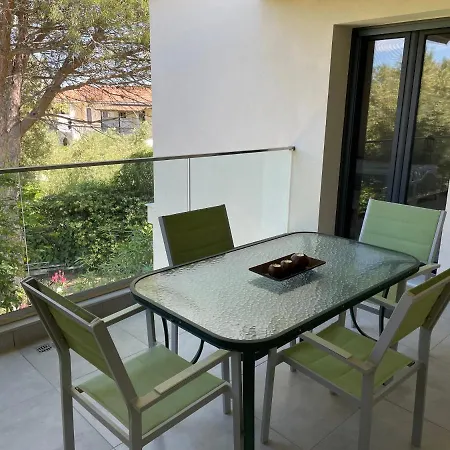 公寓 Andromahi & 拉加纳斯