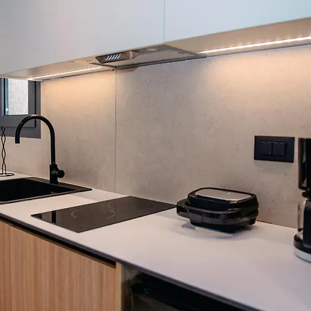Andromahi & Apartamento