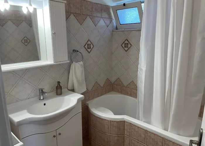 Appartement Andromahi & *